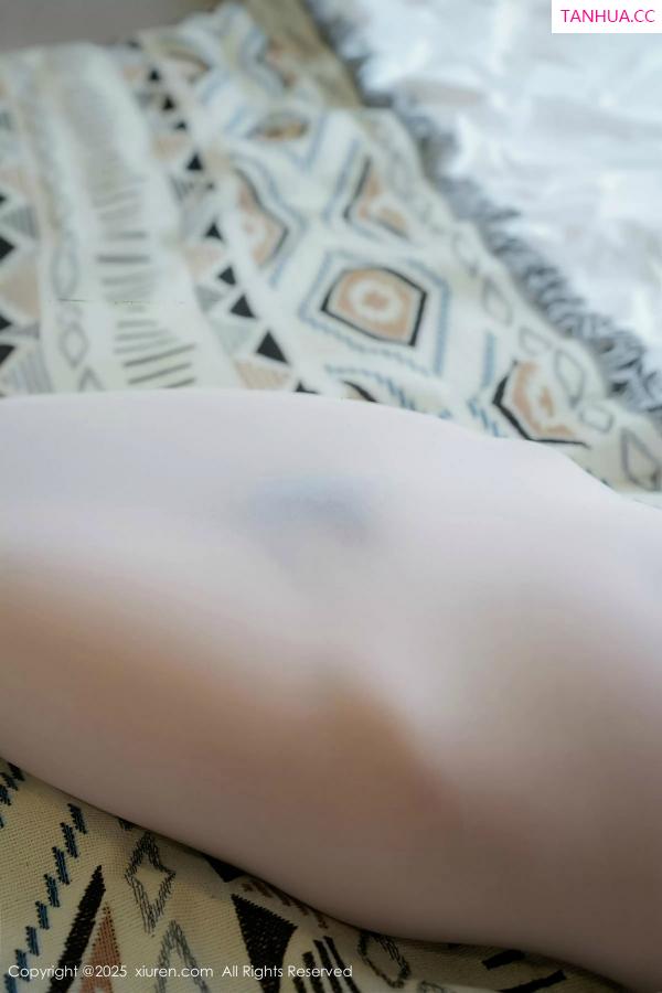   [XiuRen]高清写真图 2025.02.26 No.9935 姚若兮vay 丝袜美腿第46张图片